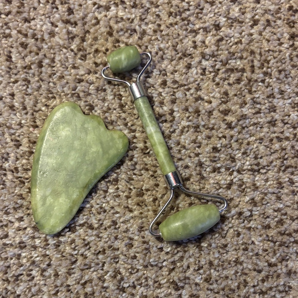 Green Jade Facial Roller and Gua Sha Set
